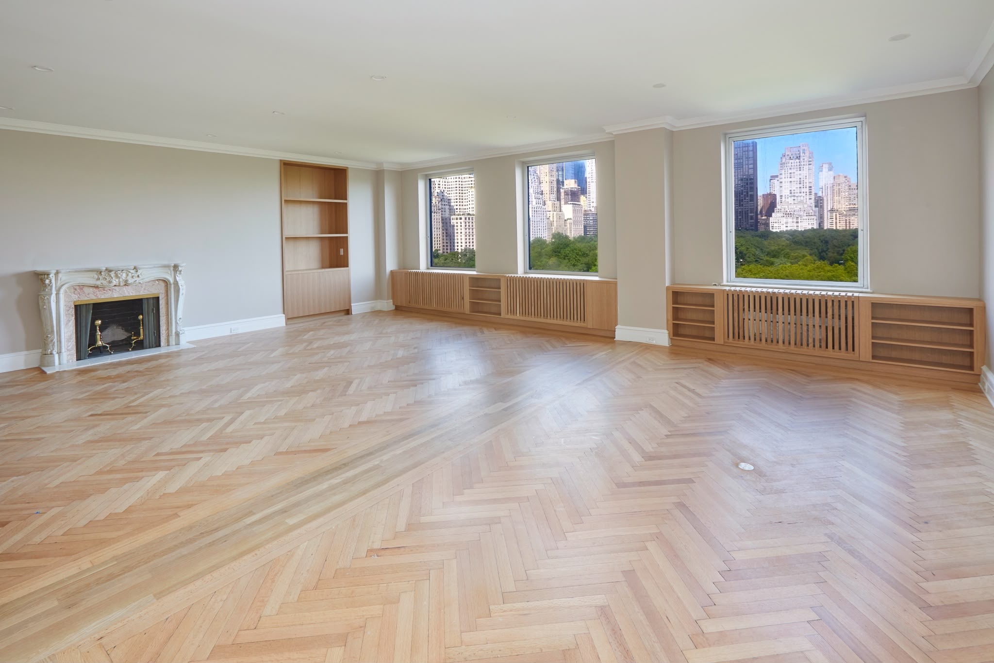 817 Fifth Avenue — interior