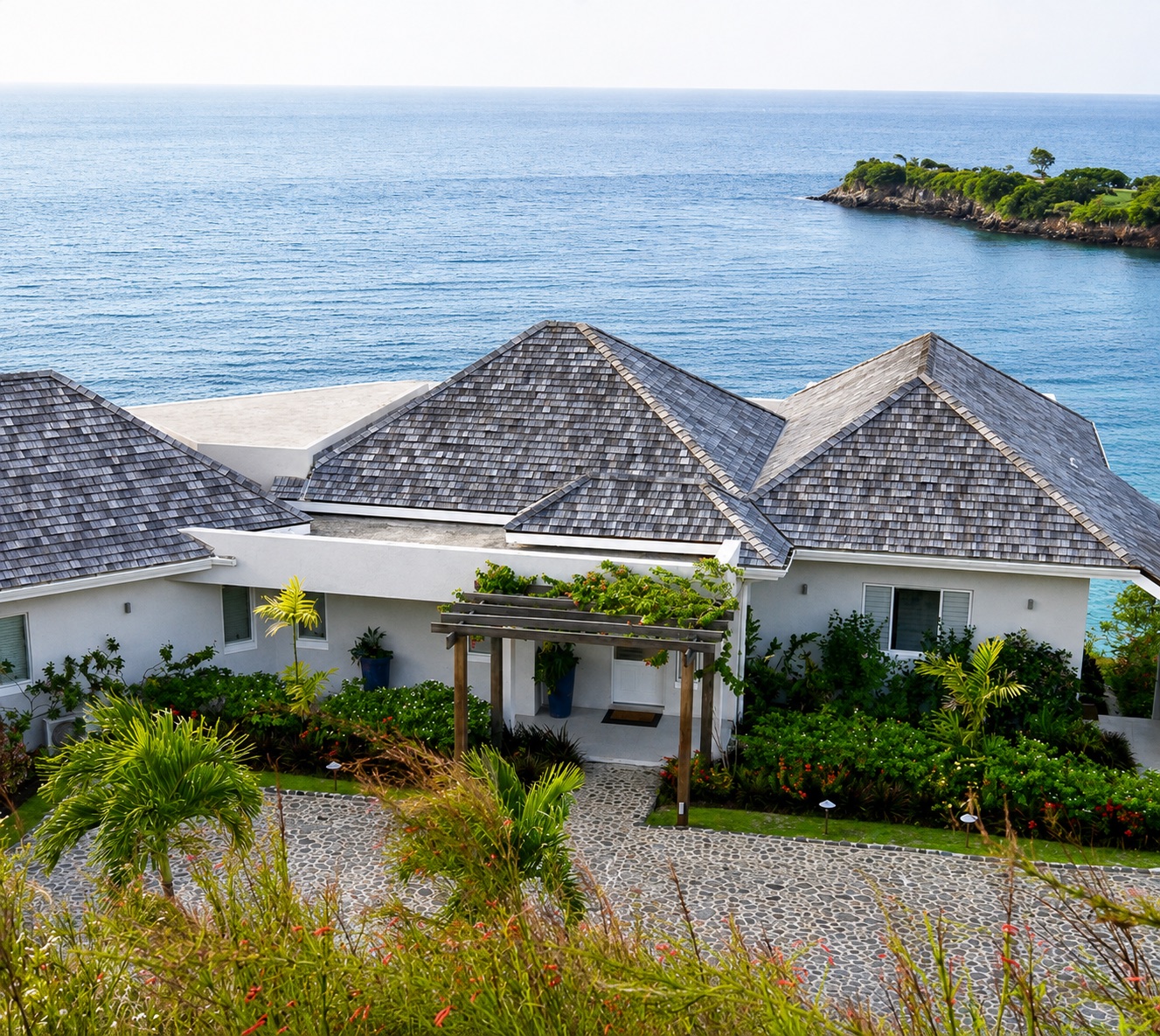 Laluna Ville — the villa above the Caribbean coast, seen from the garden